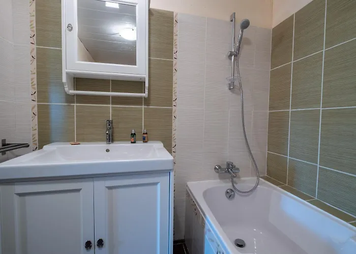 Ensemble La Campone 8/14 Personnes Montbel (Lozere)